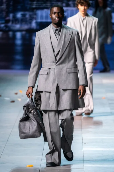 Look 1